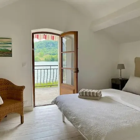 펜션 Petit Paradis Au Bord Du Rhone *